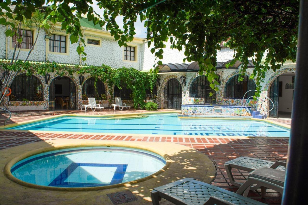 Hotel Chucarima Кукута Экстерьер фото
